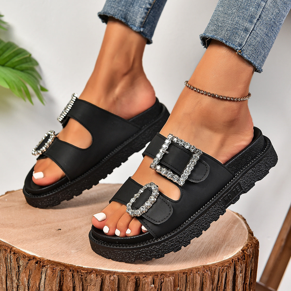 Dina - Sandalia de verano con hebillas joya