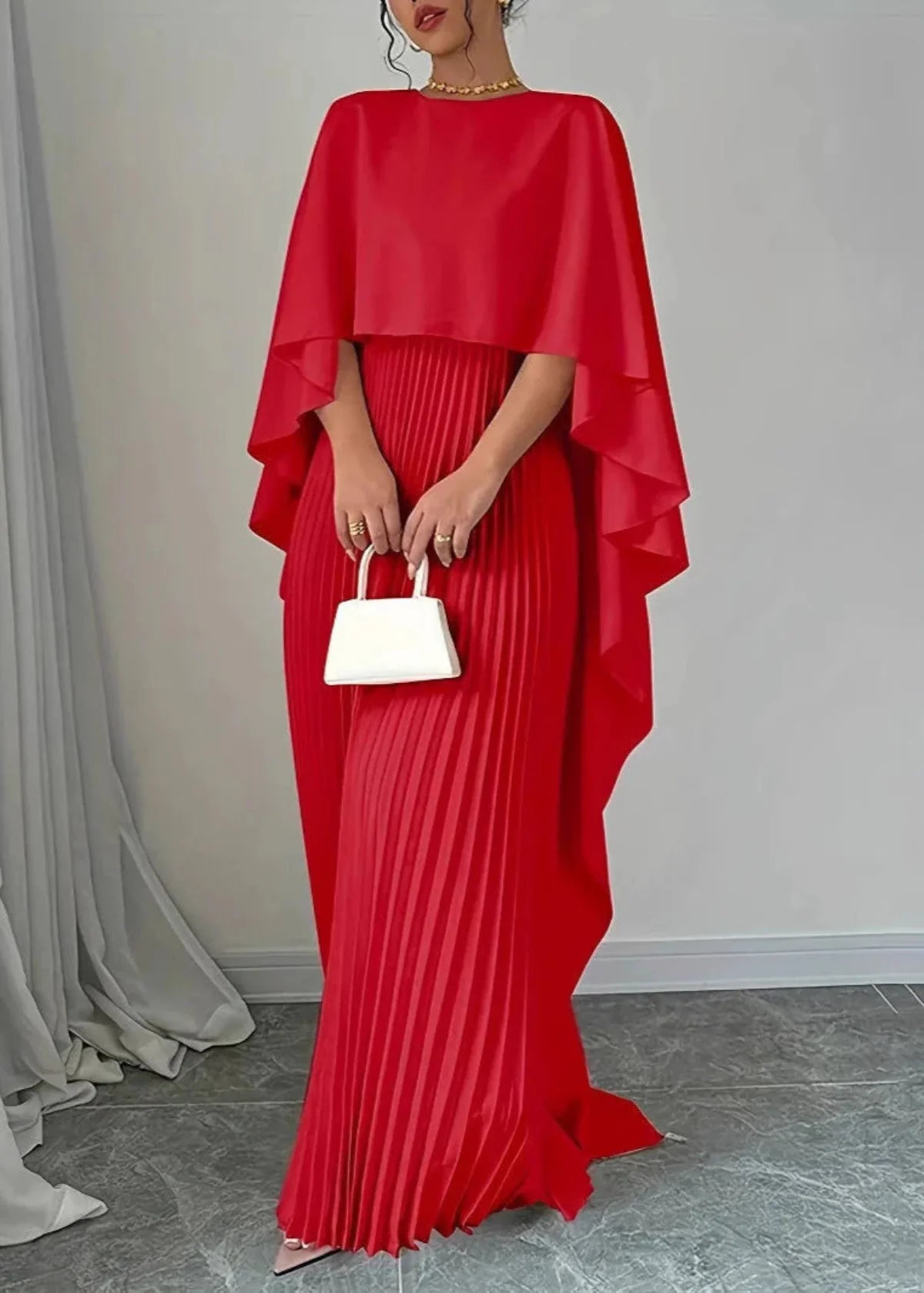 Isabela – Vestido largo plisado con capa para mujer