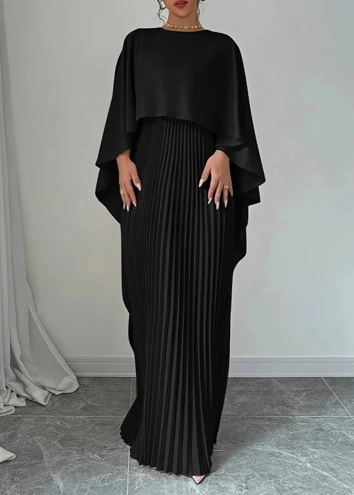 Isabela – Vestido largo plisado con capa para mujer