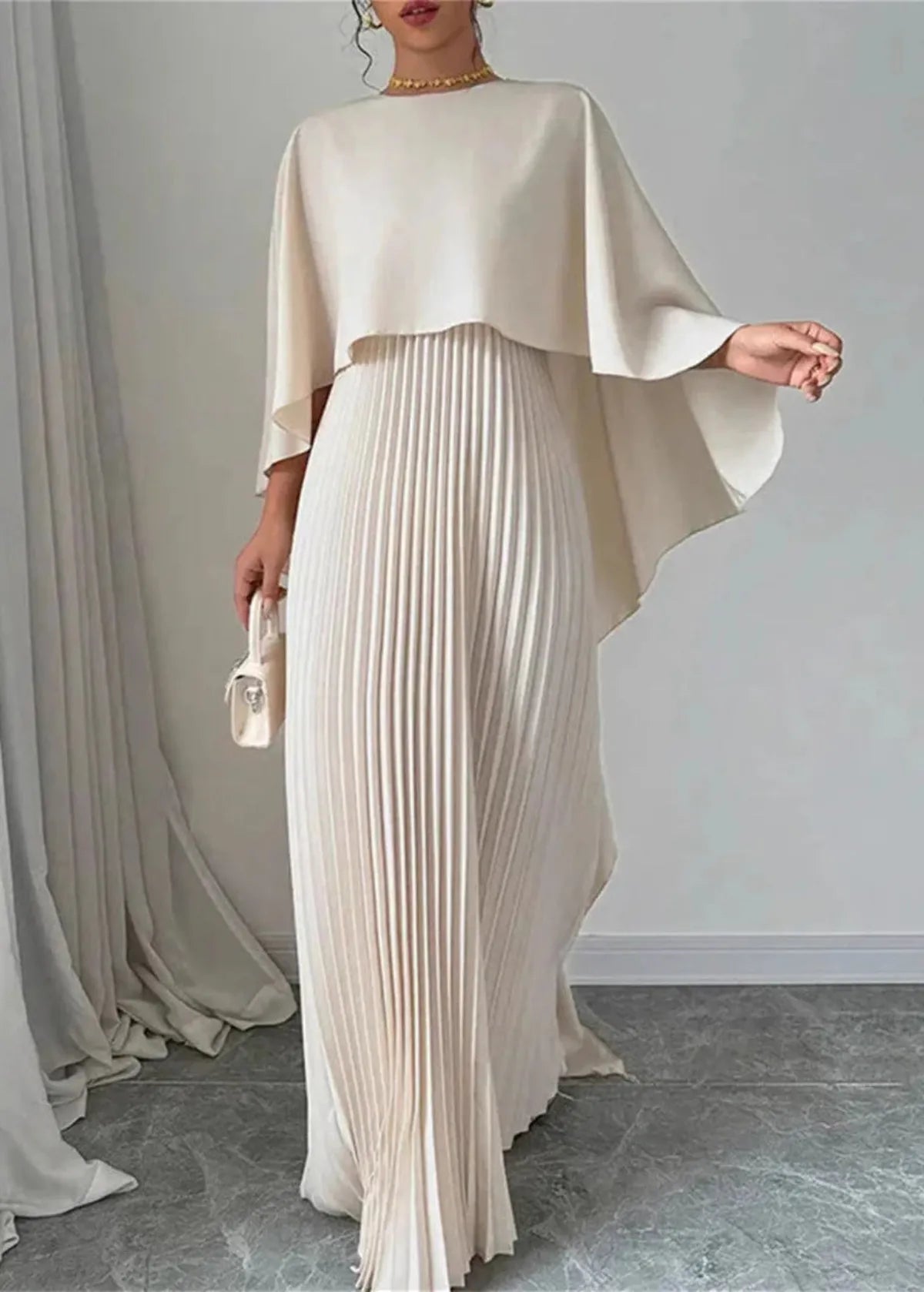 Isabela – Vestido largo plisado con capa para mujer