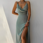 Vivian | Vestido con escote en V y abertura Suspender