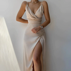 Vivian | Vestido con escote en V y abertura Suspender
