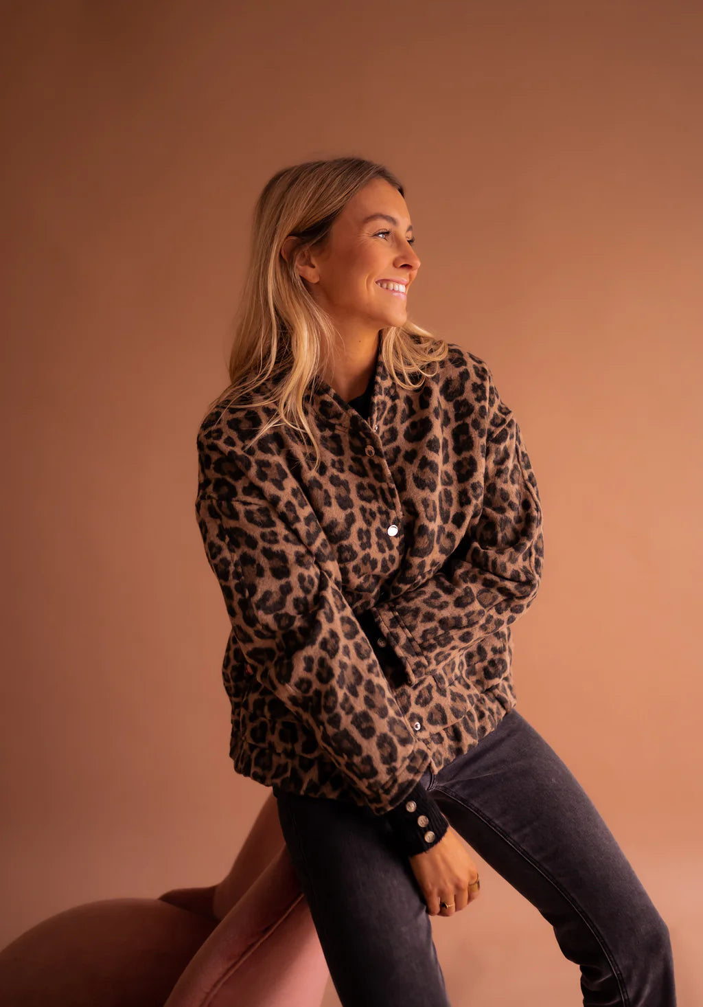 Clara - Chaqueta con estampado animal print para mujer