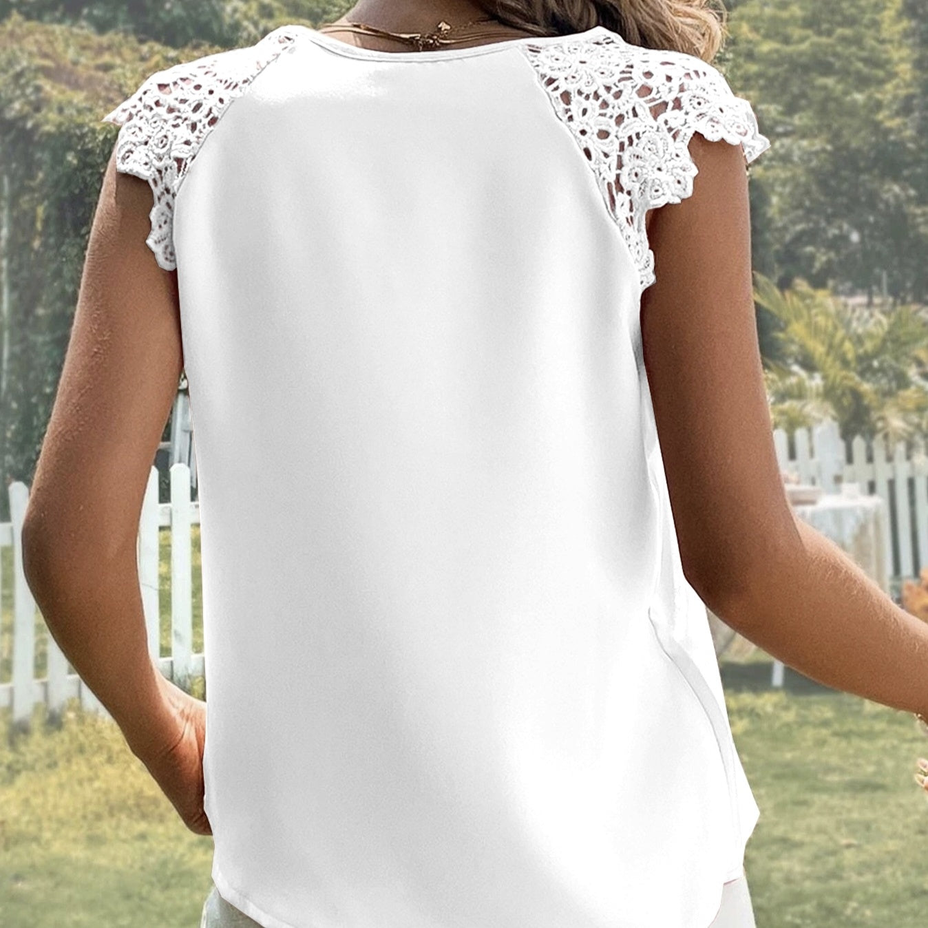 Valeria - Blusa con encaje floral