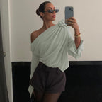 Mara - Blusa drapeada con hombros al descubierto