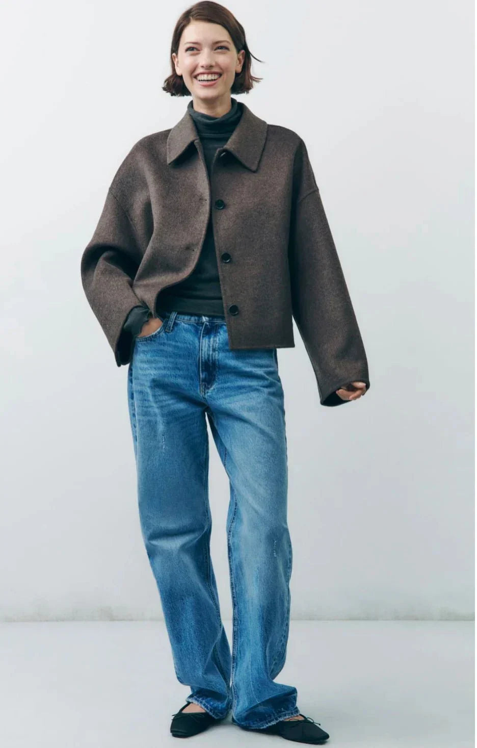 Amelia - Chaqueta corta de mujer estilo minimalista